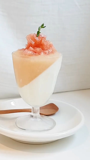 来杯蜜桃牛奶布丁体会春日滋味