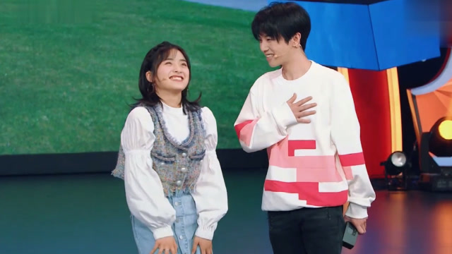 华晨宇撩沈月,土味情话说的一套一套的,太会撩了!