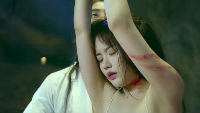 这用刑真是儿戏,这是大刑,感觉像跳舞一样