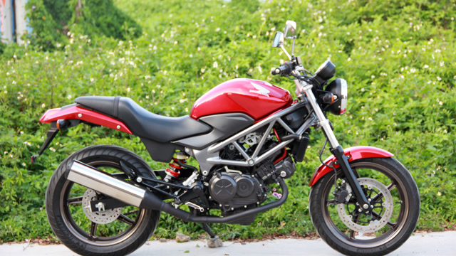 骏联车行2013年本田小蚂蚁vtr250