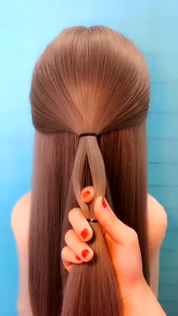 大人小孩都可以扎的发型,非常简单哦,点进来现场教你学会!