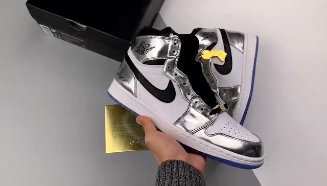 aj开箱:aj1液态银高帮伦纳德开箱实拍
