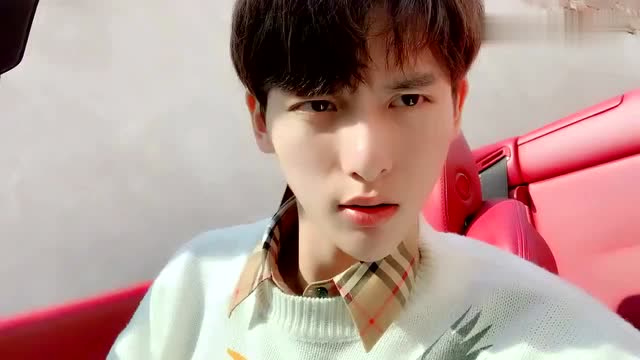 福建帅哥说福建话耍帅,这句话到底啥意思啊,哪位网友给翻译下?