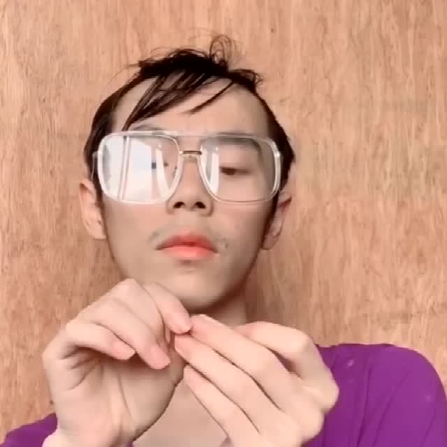 除了程序员,就剩设计师会秃头了吧?挣个钱容易吗?