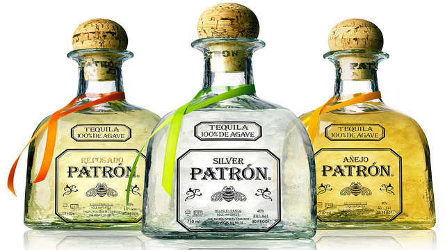 墨西哥国酒龙舌兰,为什么要泡只虫?网友:不怕酒串味吗?