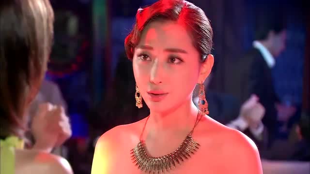 闺中密友:何曼丽这眼神太精了,一眼拆穿秦总的阴招,真过瘾!