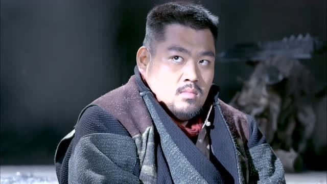 赵化龙找到一批空心石头,转送给修建炮楼的劳工们