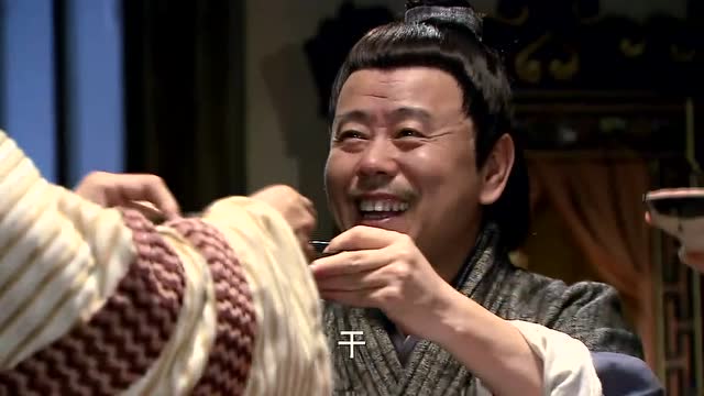 武大郎把酒喝个干干净净,潘金莲却是装样子,这是怕酒后乱搞?