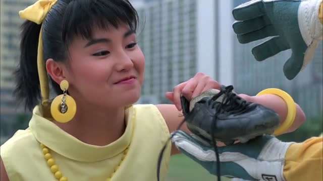 开心鬼撞鬼:开心鬼踢球,被徐娇娇超能力作弄,比赛瞬间尴尬!