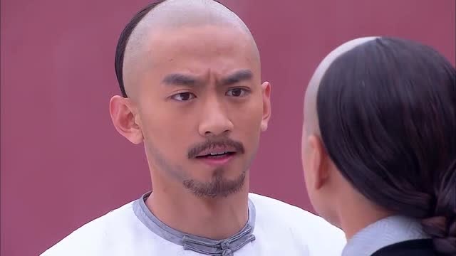 永赫骑马来接美璃回京,靖轩看到后想上前阻止时被承毅拦住