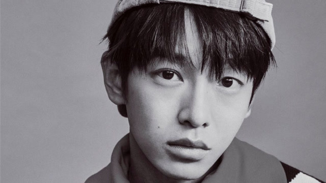 彭昱畅听见漂浮群岛,白发畅爆发了,超级帅!