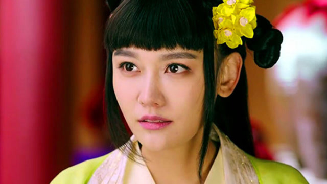 艺人助理杨璐曝:某位女艺人让自己睡浴缸,睡走廊,还经常骂自己