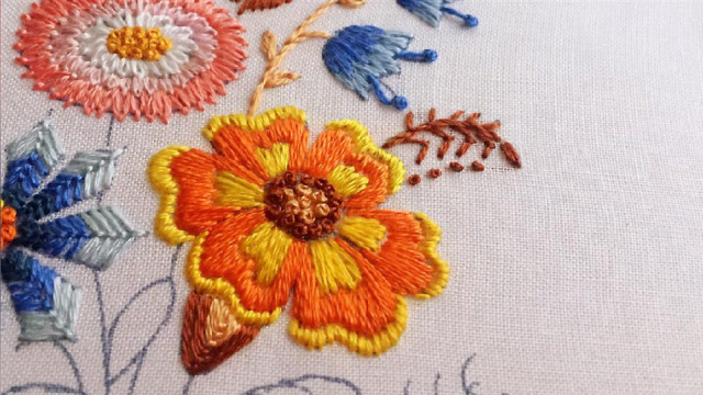 手工刺绣——春花烂漫7,缎面绣前先勾边,花瓣更有层次有立体感