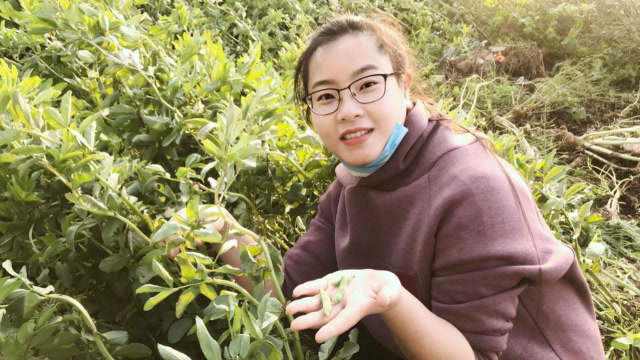 湖北农村姑娘做自媒体,县领导来看望她,她拿自种蔬菜招待