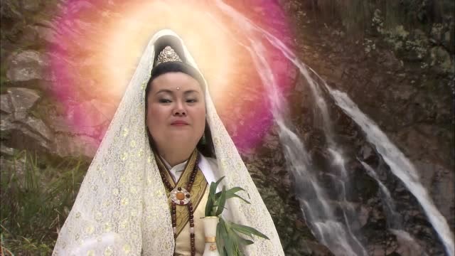 猪八戒真对得起他那个猪脑子,妖精变得观音菩萨这么丑,他居然分辨不