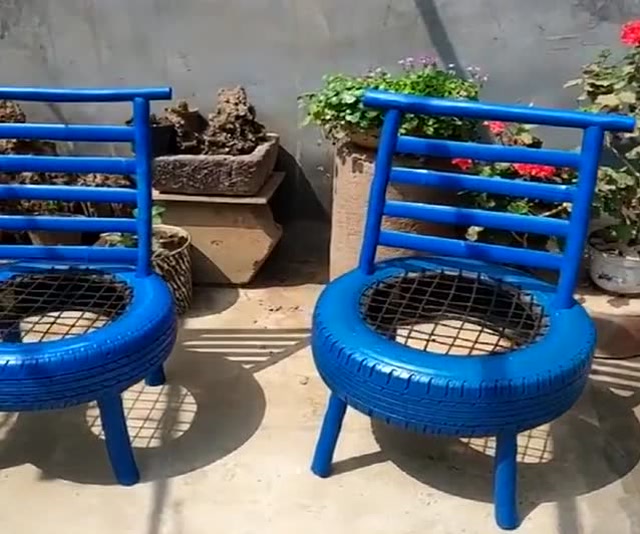 老爸用废旧轮胎做的椅子,坐上去太舒服了,你们要不要来感受下?