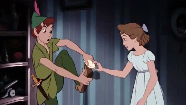 温蒂滔滔不绝和彼得潘说话,彼得潘嫌弃她话多,温蒂懵了