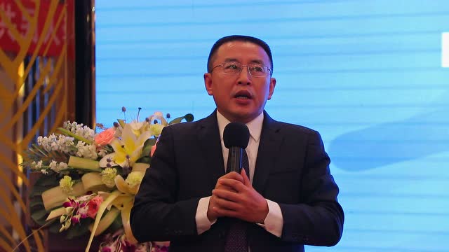 许子君在泰迪熊中国亲子赋能峰会上演讲