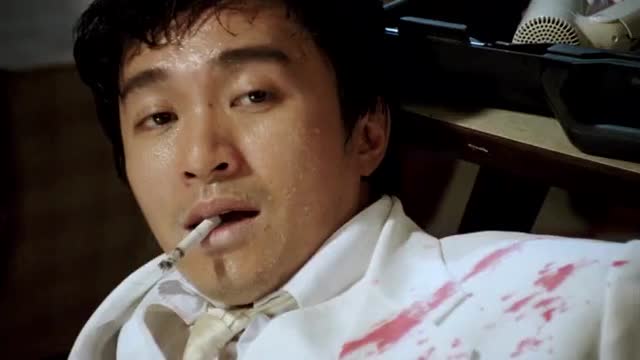 特工凌凌漆用比刮骨疗伤还牛逼的方式为自己治疗枪伤太假了