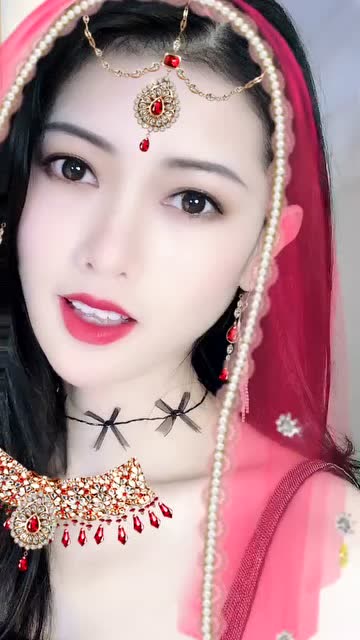 天竺少女沙里瓦,我觉得红色的纱最好看!没有之一