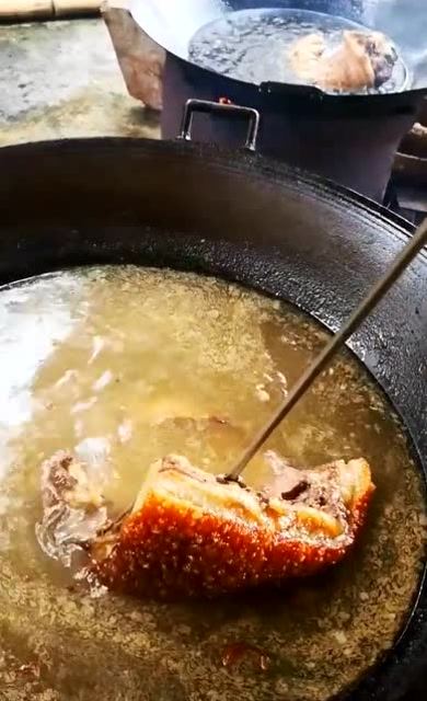 广西的扣肉都是这样做的,这手艺不错吧!