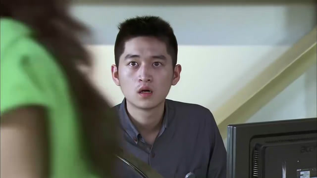 遵命:女汉子领导大改穿衣风格,打扮起来风情万种,大伙看直了眼