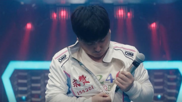 飞驰人生:衣服拉链拉不上,求赞助变成求赞,张弛有苦说不出!