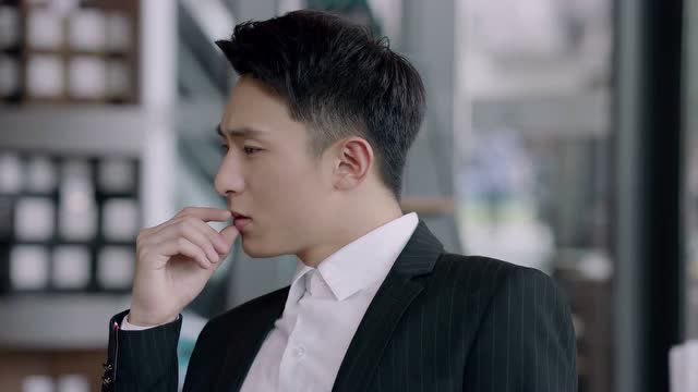 亲爱的热爱的:韩商言,你找蓝莓,是为了给分手费的吗?