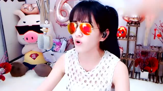 文儿霸气喊麦《菠萝咒》霸气十足,嗨爆全场!