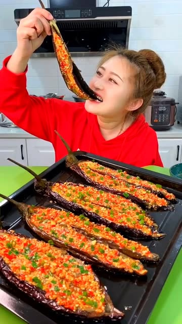 这锅茄子味道不错,老婆一口气把一锅都吃完了