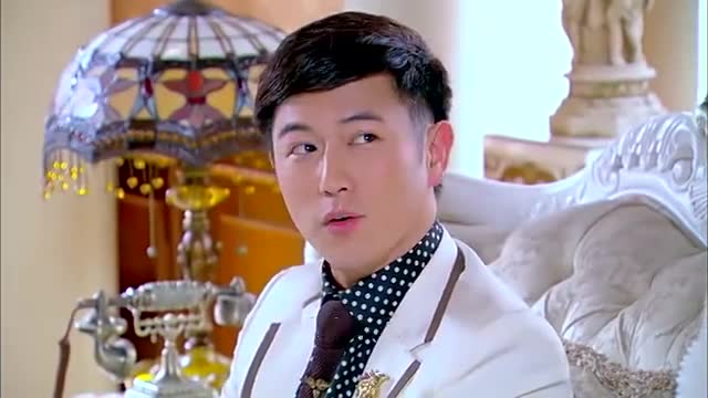 烽火佳人:杜允唐向佟毓婉提建议,最后还调戏她把佟毓婉拉入怀里