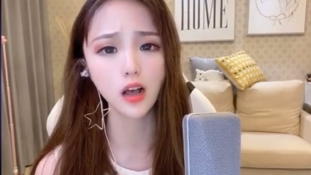 思思深情演唱《这扯淡的人生》,独特的烟嗓,不一样的风情