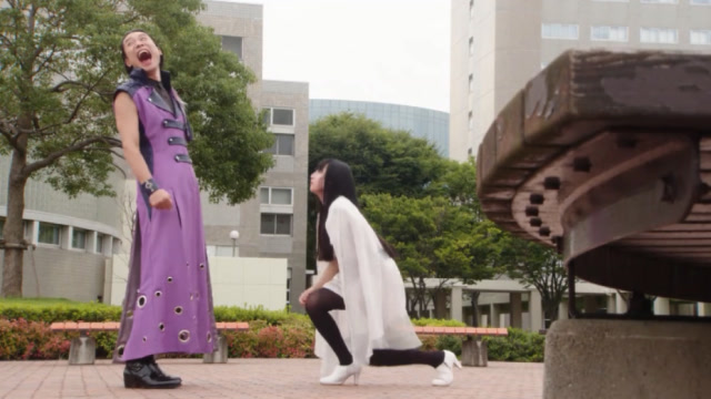 《假面骑士时王》月读突然倒戈臣服异类帝骑,斯沃鲁兹笑得像个傻子!