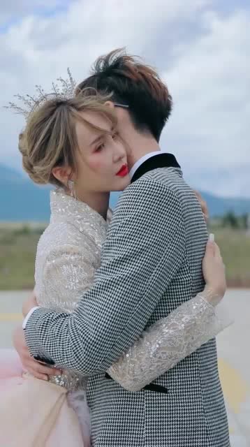 楚楚程程拍摄婚纱照真实幕后,眼前这一幕,网友:看把俩人冻的!