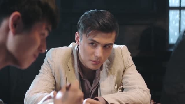 远大前程双龙会:面对心仪女孩和男子眉来眼去,他的反应就像吃了垃圾