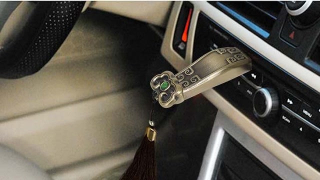 买回网上爆款车载u盘,往车上一插,立马傻眼了,车主:套路太深