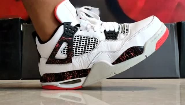 某田百元热门潮鞋推荐,aj4热熔岩上脚分享