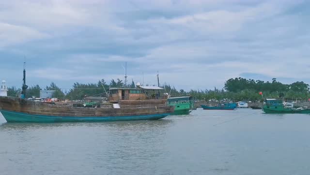 湛江开渔节乌石港分会场盛况