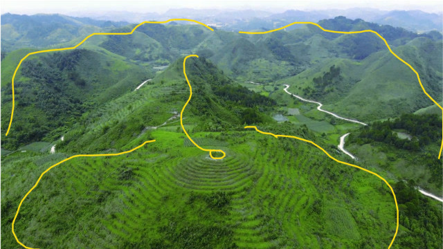 此地有双层护砂,格局威武霸气,是个非常特别的风水宝地!