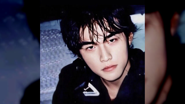 周杰伦晒20年前旧照,超帅日系男友风,网友:妥妥的小鲜肉颜值