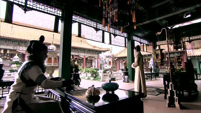 玉儿撞破皇太极跟海兰珠好事皇太极亲自送镯子道歉玉儿不领情