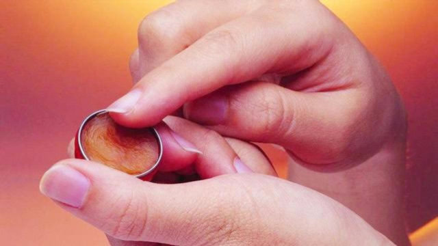 清凉油抹在腋下,还有这样的妙用,看完我也赶紧去买了几个!