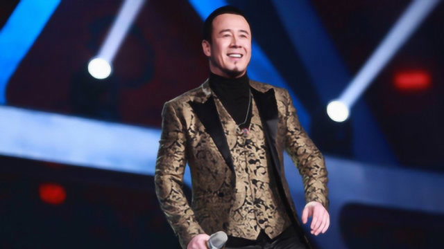 杨坤演唱成名曲《无所谓》,没想到声带受伤却成就了他,太经典了