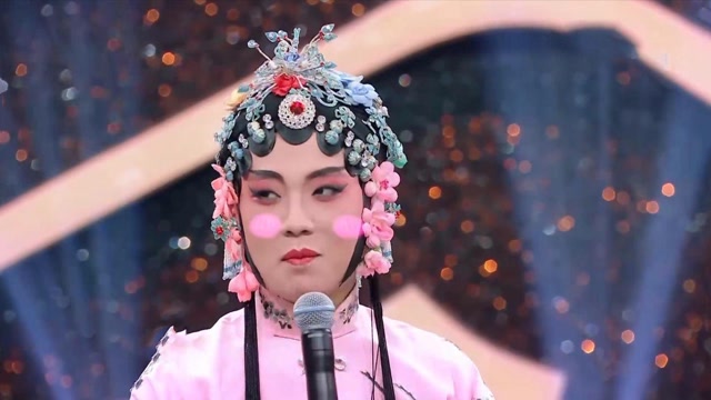 郭麒麟唱京剧名场面,流行歌曲翻改京剧超意外,台下明星一脸惊讶