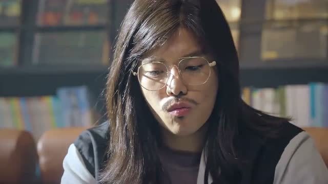 顶楼:周丹泰送具老师金子,希望解决孩子的事情,没想到具老师竟然笑