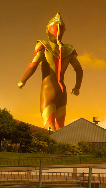 奥特曼回头的瞬间,谁最深情?