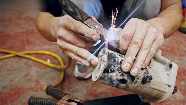 车子不好打火,每次都得推车,要重点检查这个零件