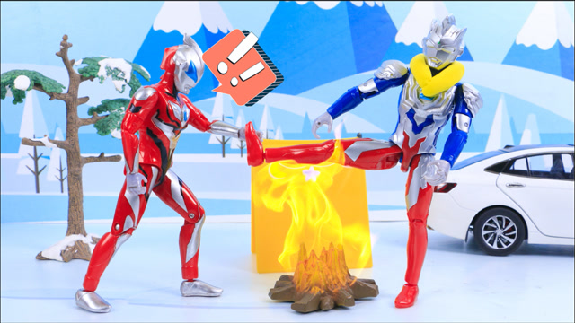 泽塔奥特曼感冒打喷嚏,捷徳搬来火堆,泽塔烤火被大火烧黑