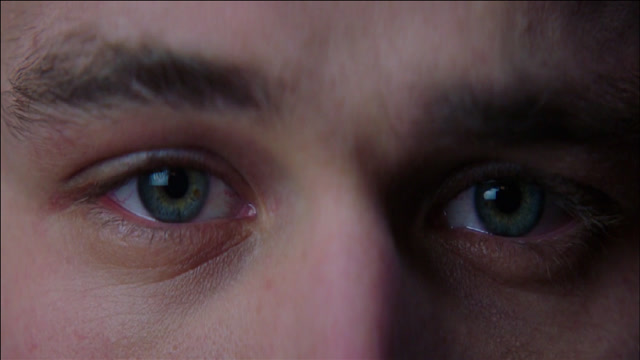 凝视猎物男主太帅了看了这部电影很多朋友都说是他的真实经历