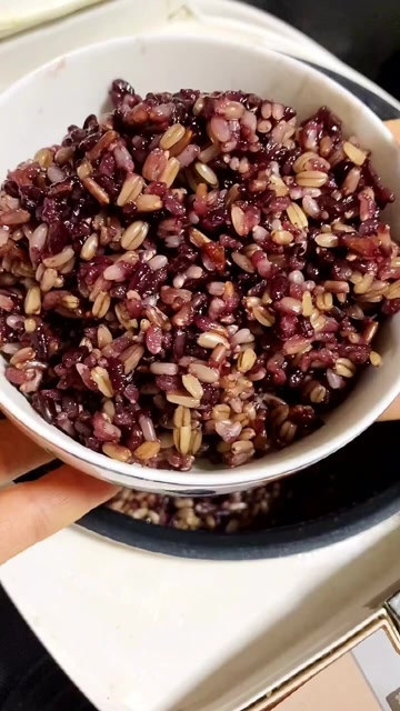 这个五色糙米饭,没想到全家人都爱吃,不用配菜也能吃上两大碗